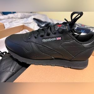 Reebok size 8 women’s
